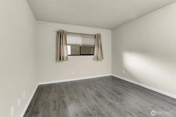 $380,000 | 4545 Sand Point Way Northeast, Unit 304, Seattle, WA 98105