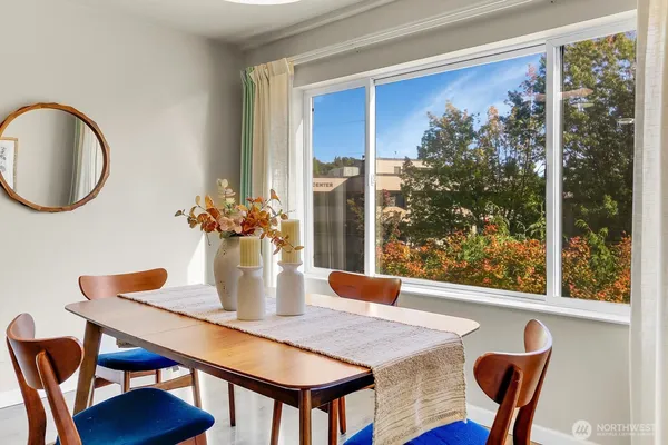 $380,000 | 4545 Sand Point Way Northeast, Unit 304, Seattle, WA 98105