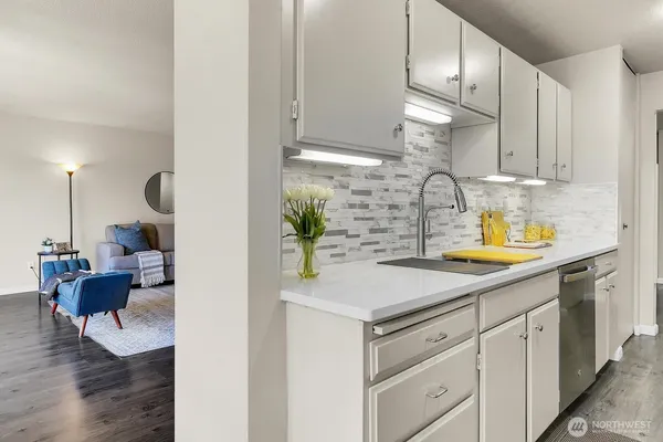 $380,000 | 4545 Sand Point Way Northeast, Unit 304, Seattle, WA 98105