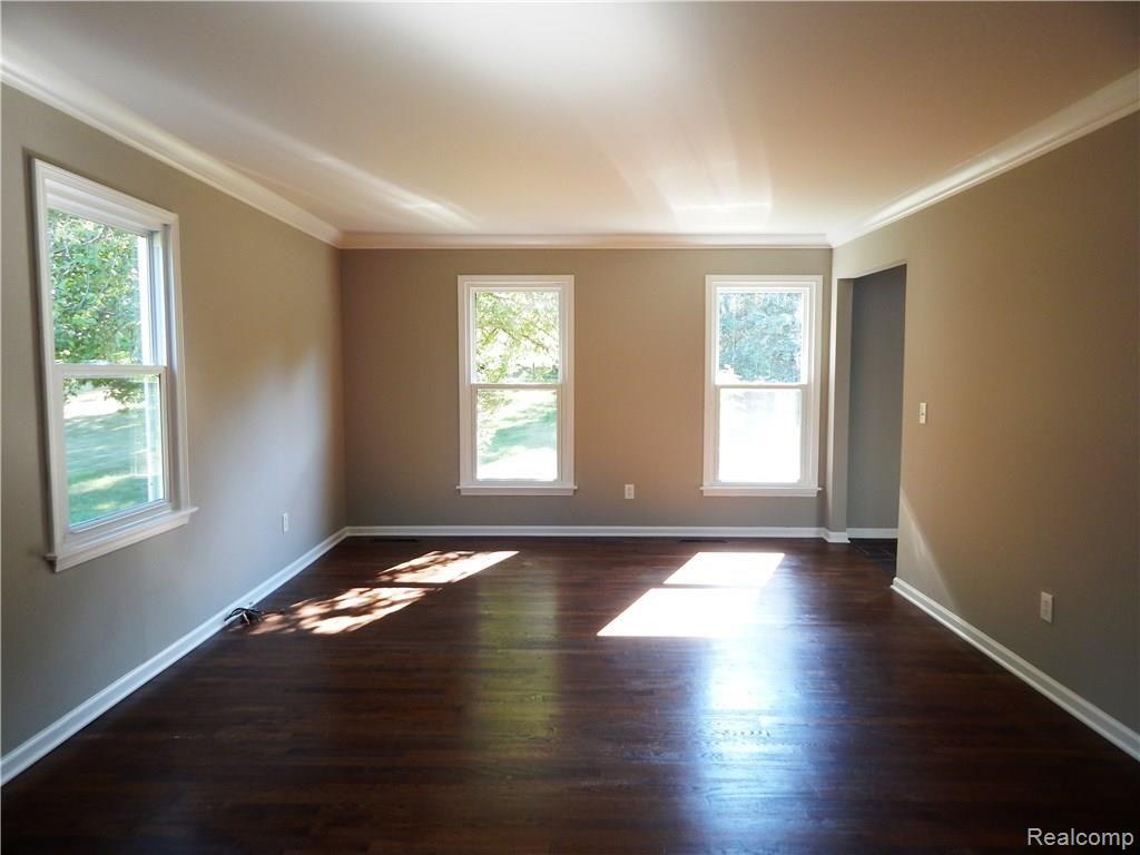 11240 Tipsico Lake Road Fenton, MI 48430 - Photo 17 of 43 DSCN5132.JPG