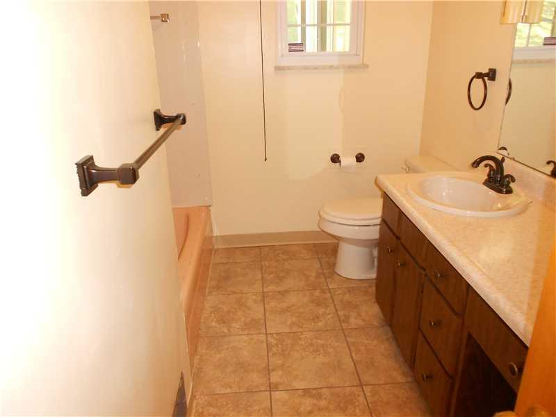 1200 Clifton Road Washington, PA 15301 - Photo 18 of 25 Full Bath.