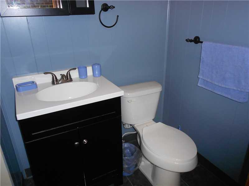 1200 Clifton Road Washington, PA 15301 - Photo 19 of 25 Full Bath.