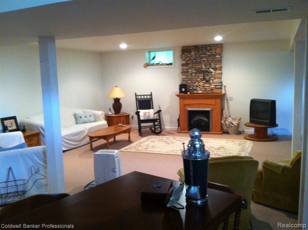 10888 Ridge View Trail Fenton, MI 48430 - Photo 25 of 28 2013-08-13 10.06.26.jpg