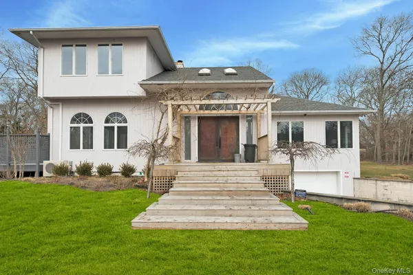 $65,000 | 35 Bay Avenue West, Hampton Bays, NY 11946