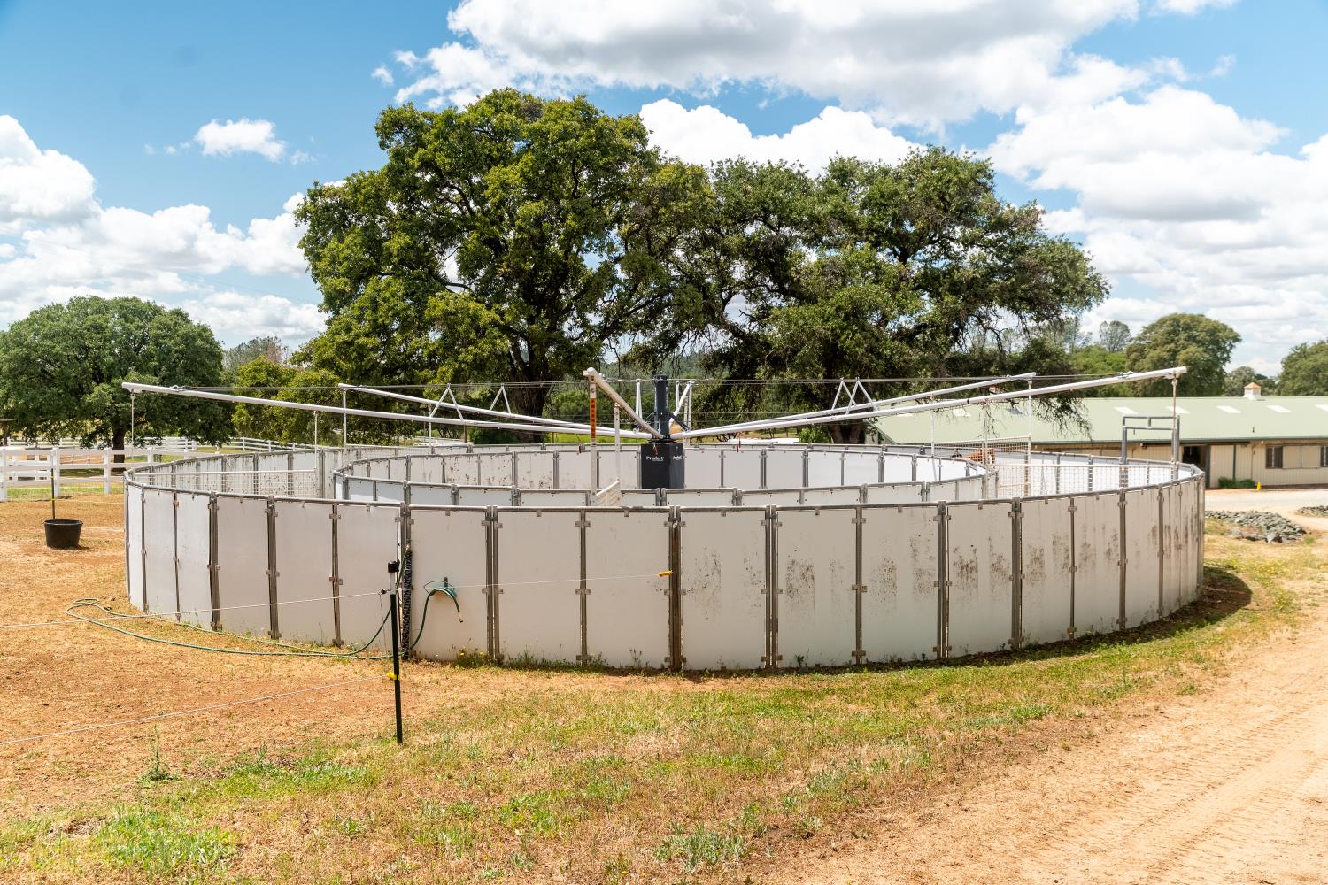 20945 Bear Hollow Road Grass Valley, CA 95949 - Photo 11 of 82 5 panel free flow horse exerciser