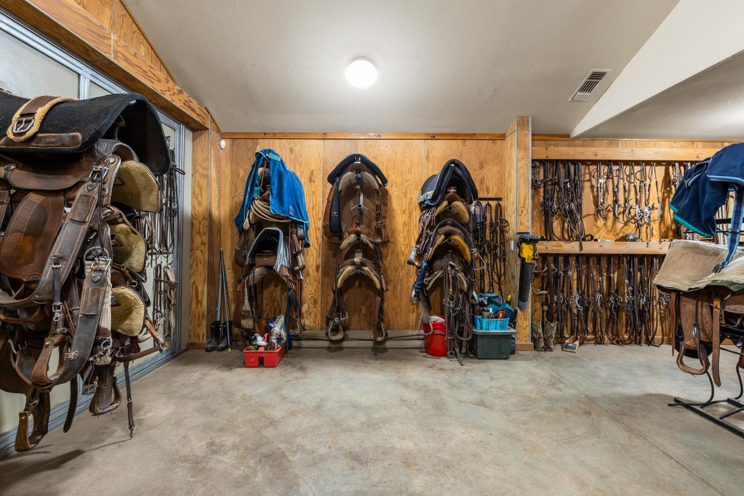 20945 Bear Hollow Road Grass Valley, CA 95949 - Photo 21 of 82 a view of gym