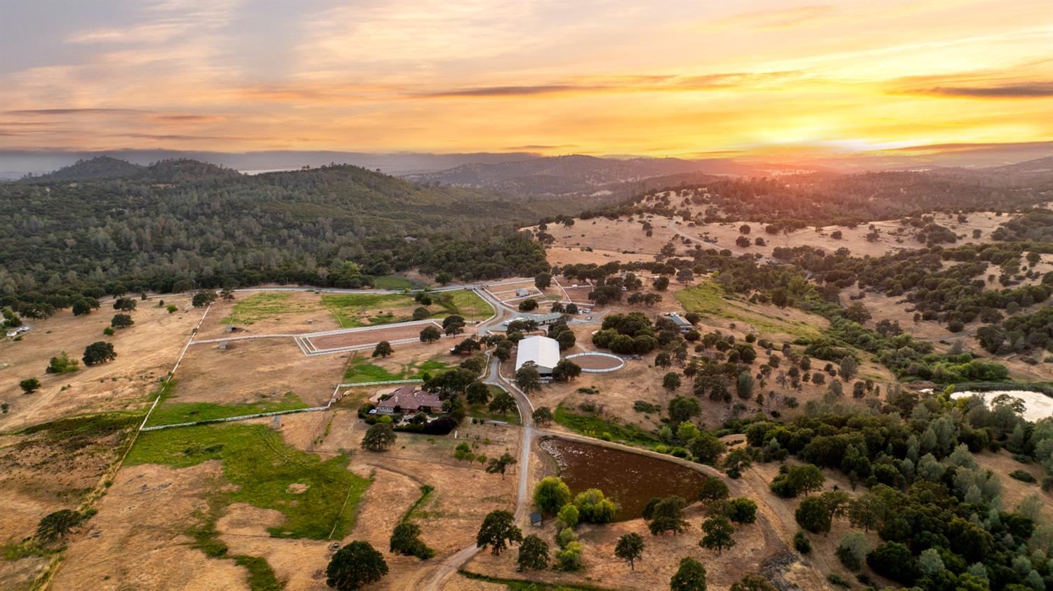 20945 Bear Hollow Road Grass Valley, CA 95949 - Photo 68 of 82 a view of city and mountain