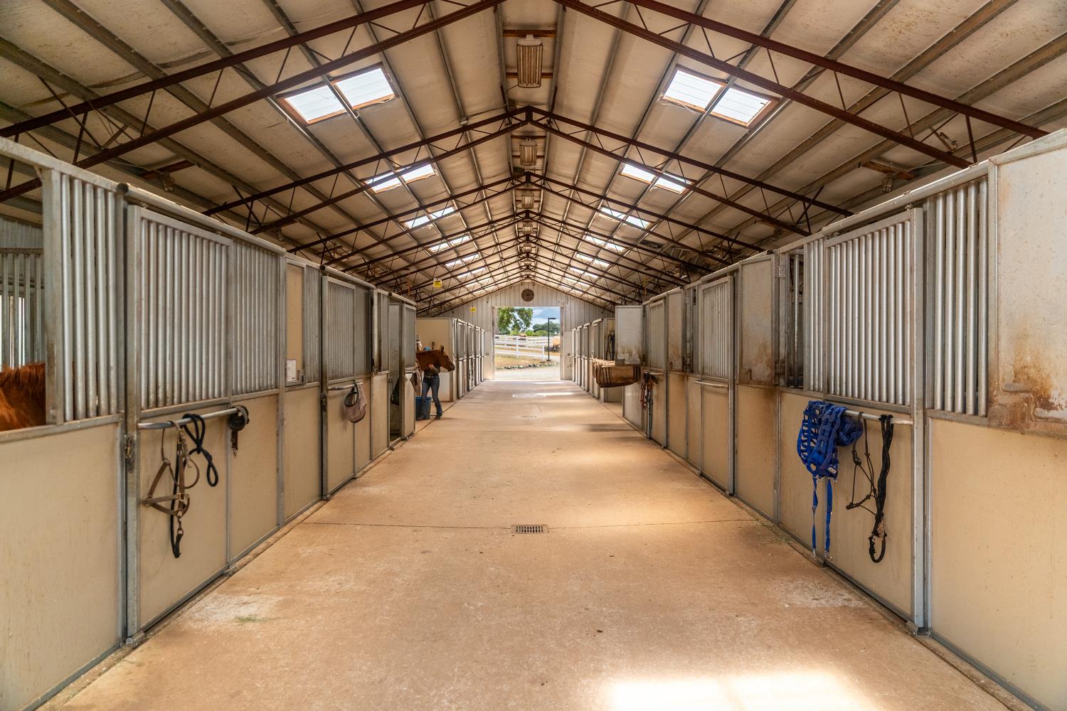 20945 Bear Hollow Road Grass Valley, CA 95949 - Photo 10 of 82 16-stall matted barn