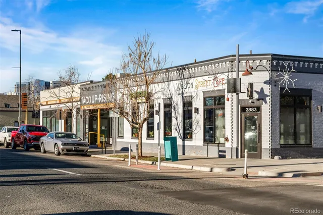 a view of a building entrance