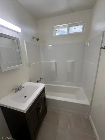 $2,000 | 12817 Barbara Ann Street, Unit 5, North Hollywood, CA 91605