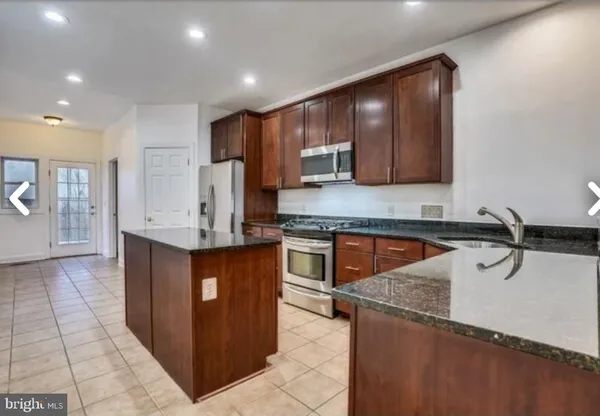 $3,399 | 111 East Cross Street, Baltimore, MD 21230