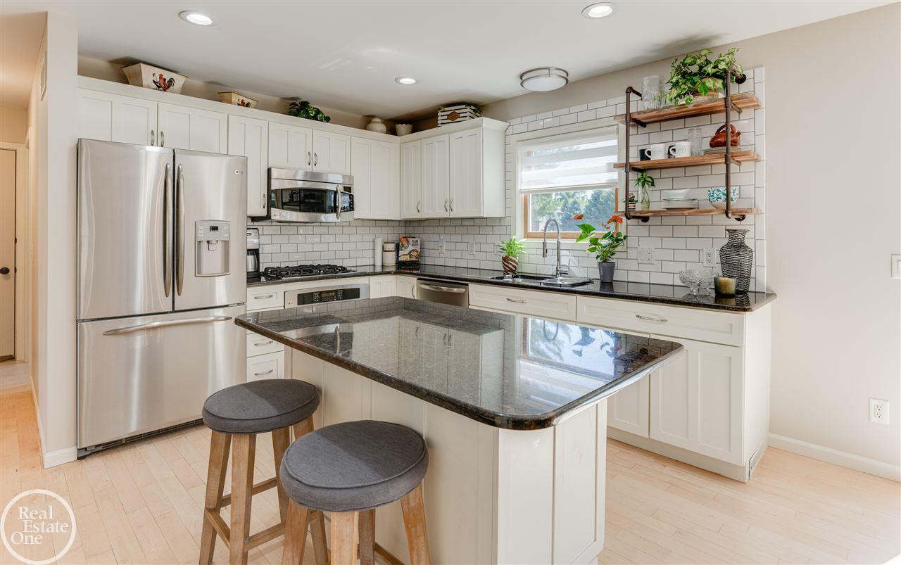 721 South Livernois Road Rochester, MI 48307 - Photo 10 of 31 50016113-9.JPG