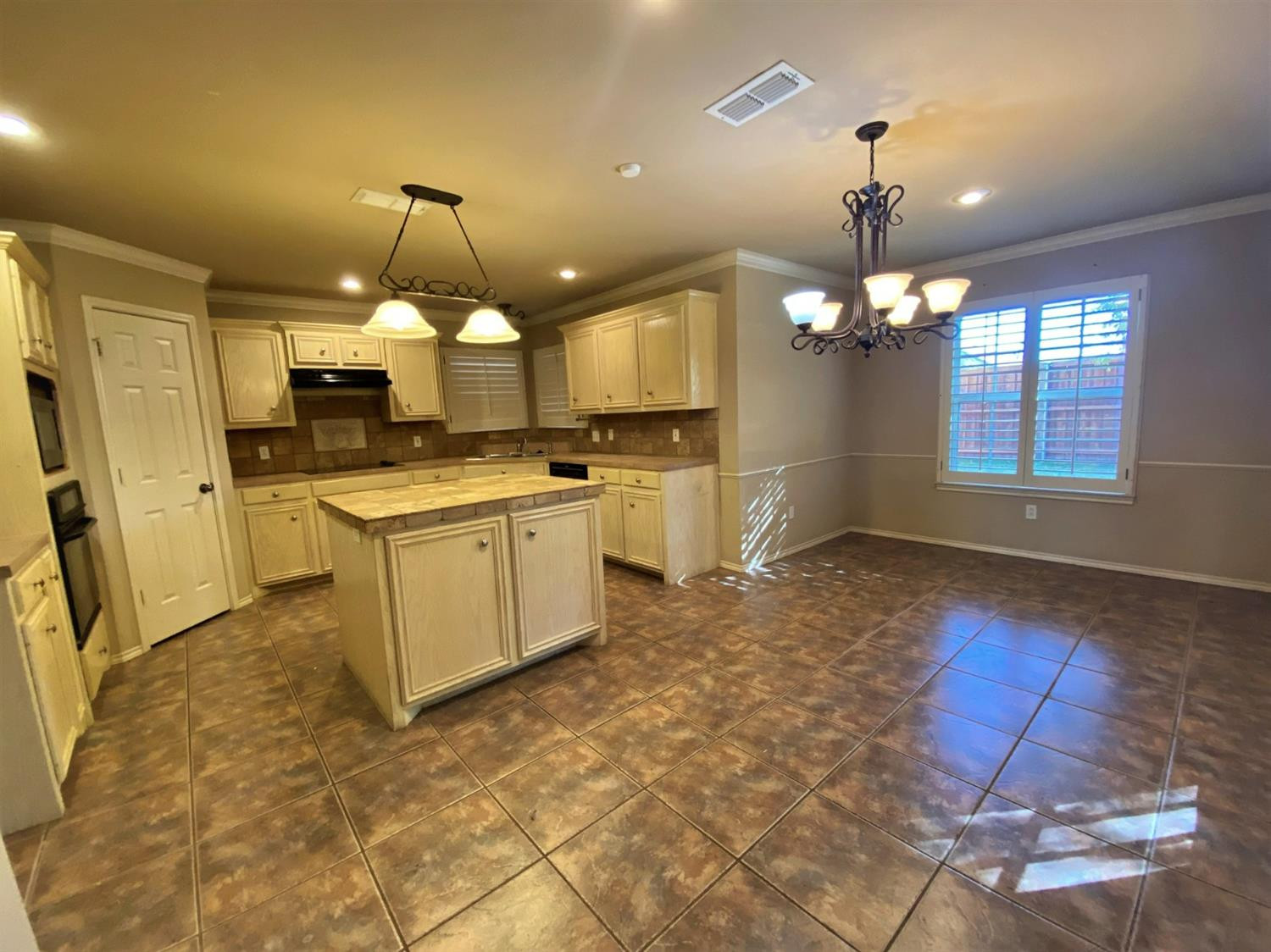 6521 7th Street Lubbock, TX 79416 - Photo 3 of 14 Photo 3