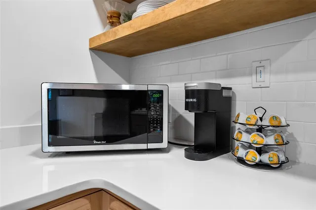 a view of room with a tv