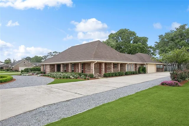 $599,000 | 102 Liberty Street, Belle Chasse, LA 70037