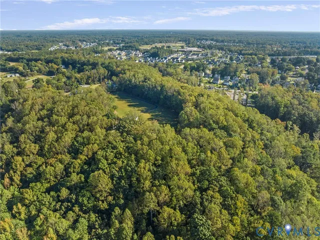a house view with a outdoor space