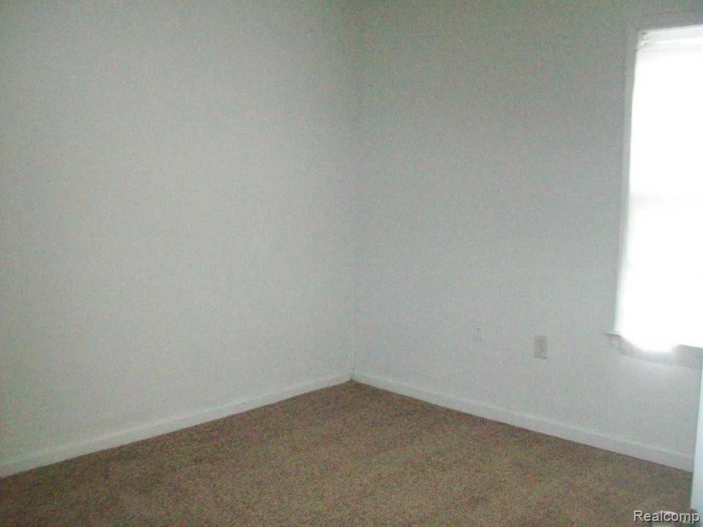 7664 Lamphere Redford, MI 48239 - Photo 8 of 10