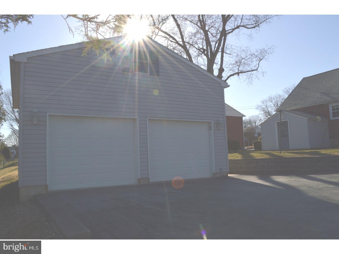 613 Cambridge Road Brookhaven, PA 19015 - Photo 20 of 25 Exterior Back