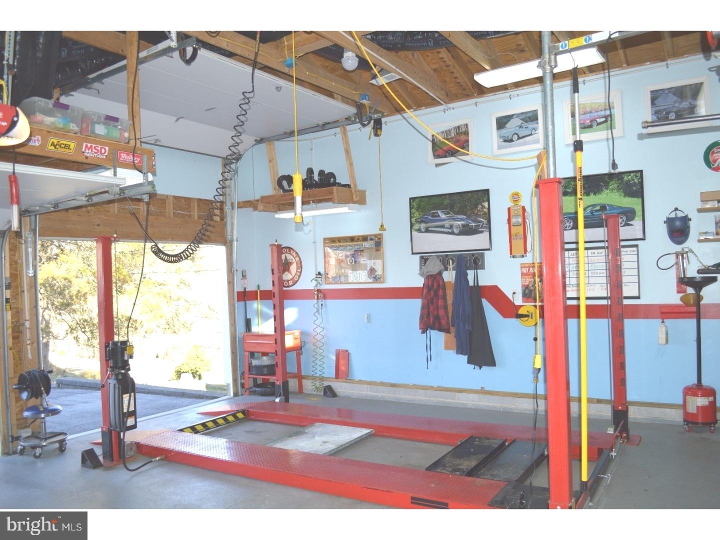613 Cambridge Road Brookhaven, PA 19015 - Photo 23 of 25 Garage