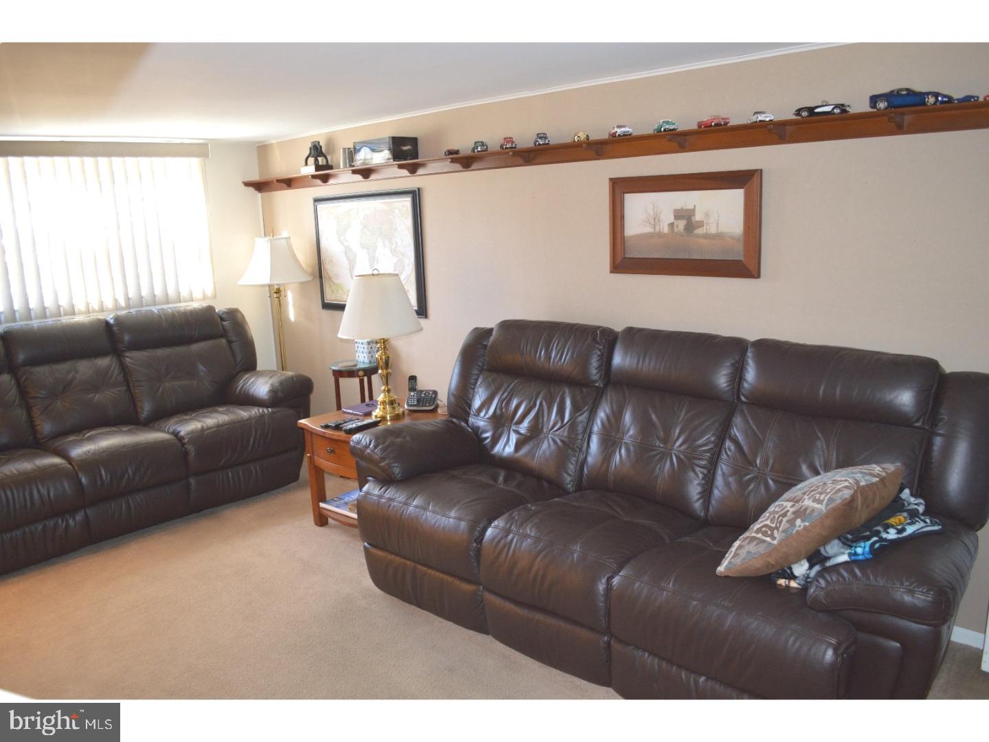 613 Cambridge Road Brookhaven, PA 19015 - Photo 9 of 25 Family Room