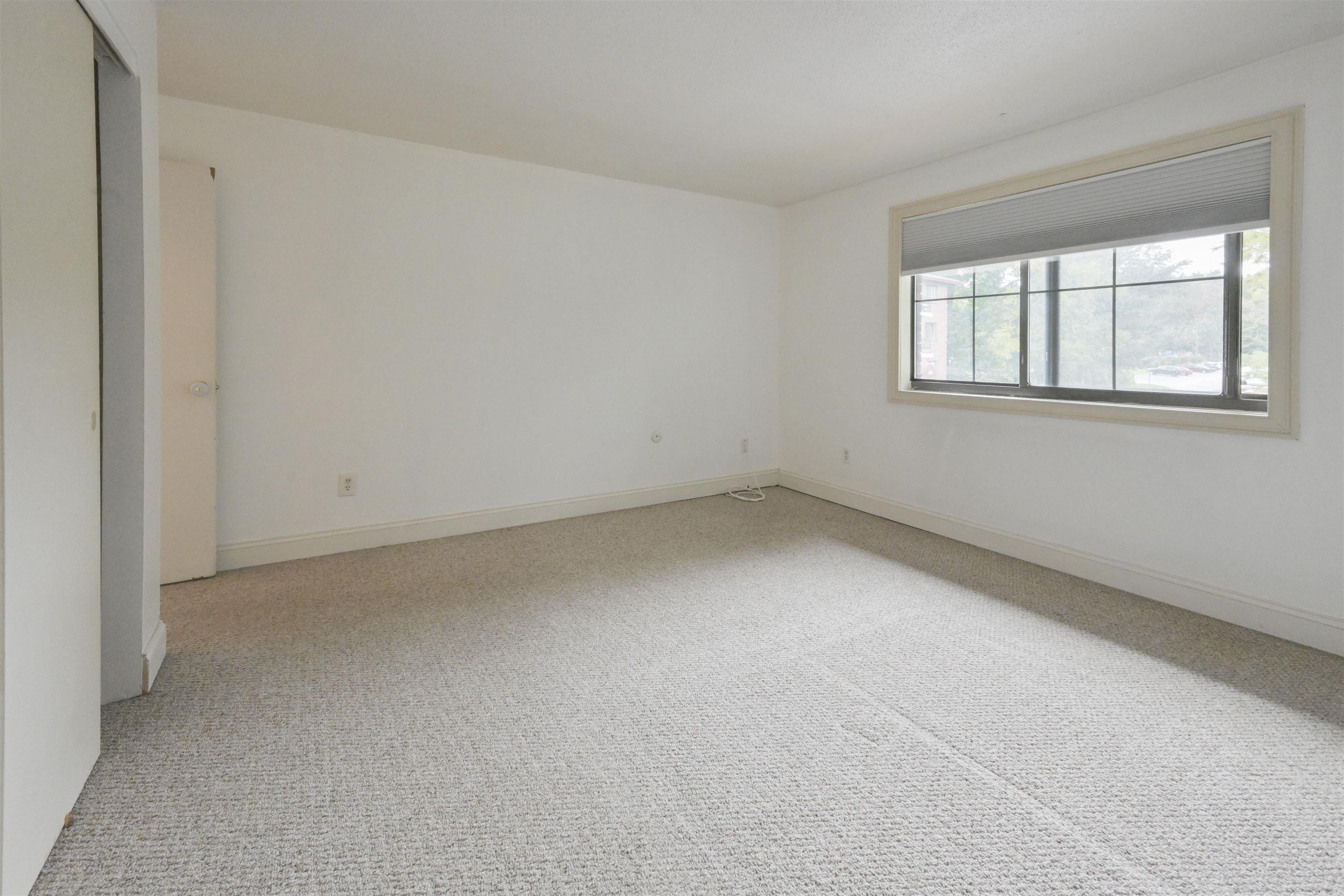 136 Mammoth Road, Unit 621 Hooksett, NH 03106 - Photo 7 of 28