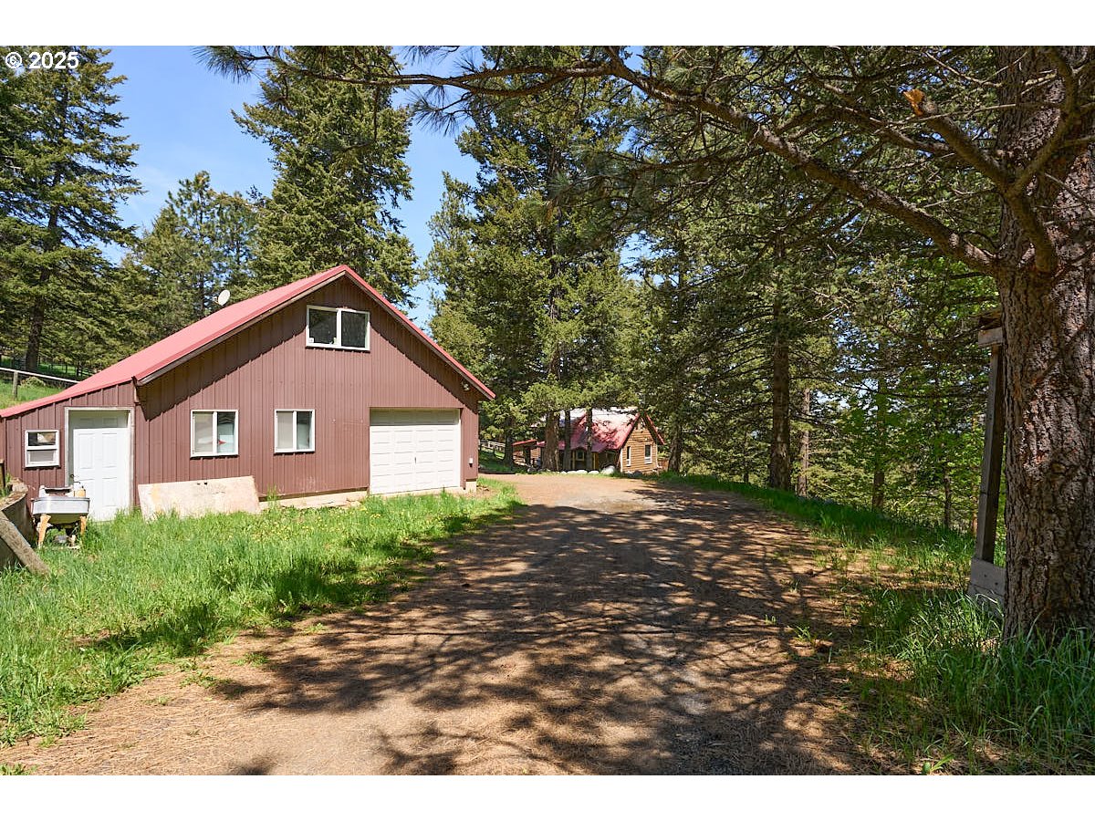 83863 Ollokot Lane Joseph, OR 97846 - Photo 18 of 25 a house view with a outdoor space
