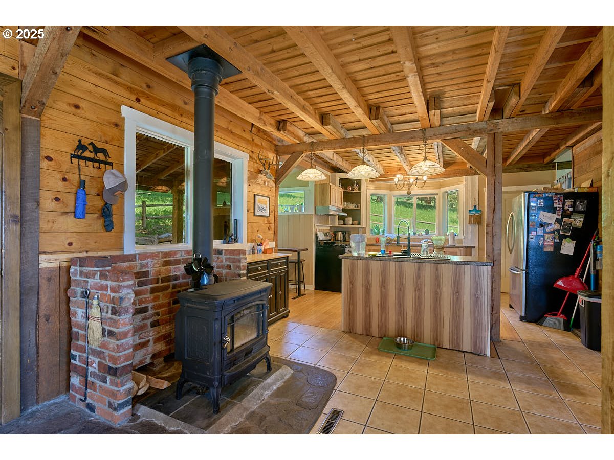 83863 Ollokot Lane Joseph, OR 97846 - Photo 6 of 25 a living room with furniture and a wooden floor