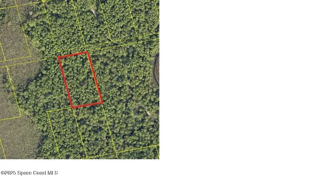 a black and white photo of a room