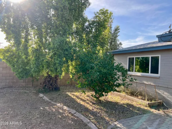 $360,000 | 2439 West Freeway Lane, Phoenix, AZ 85021