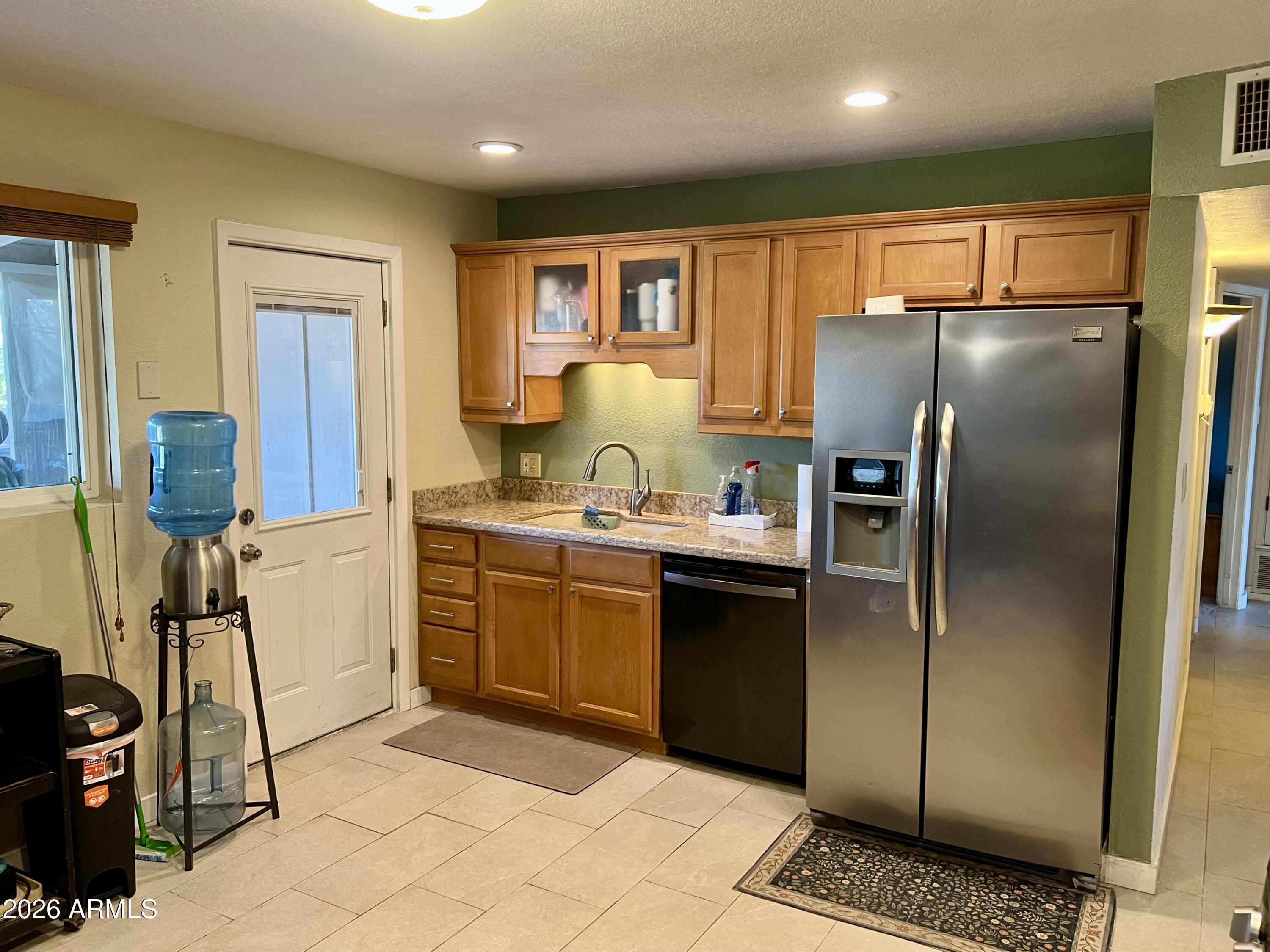 2439 West Freeway Lane Phoenix, AZ 85021 - Photo 10 of 28 IMG_7659