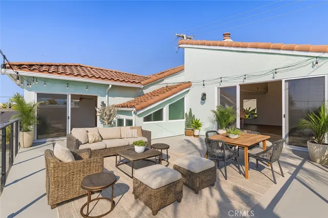 a view of a house with a outdoor space