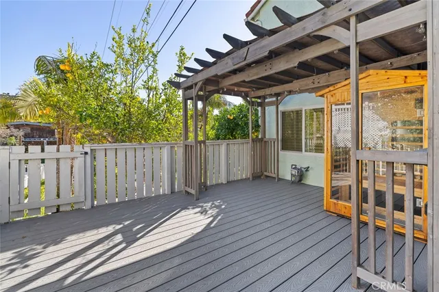 a view of washer and dryer in a utility room
