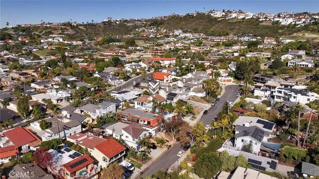a view of a basketball court