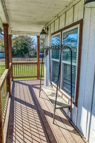 a view of yard with green space