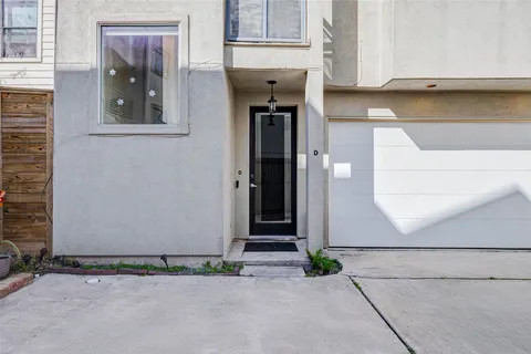 $435,000 | 5715 Larkin Street, Unit D, Houston, TX 77007