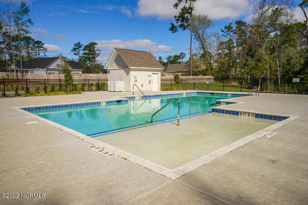 852 Crown Pointe Drive Hampstead, NC 28443 - Photo 64 of 70 699 Crown Pointe Dr-27