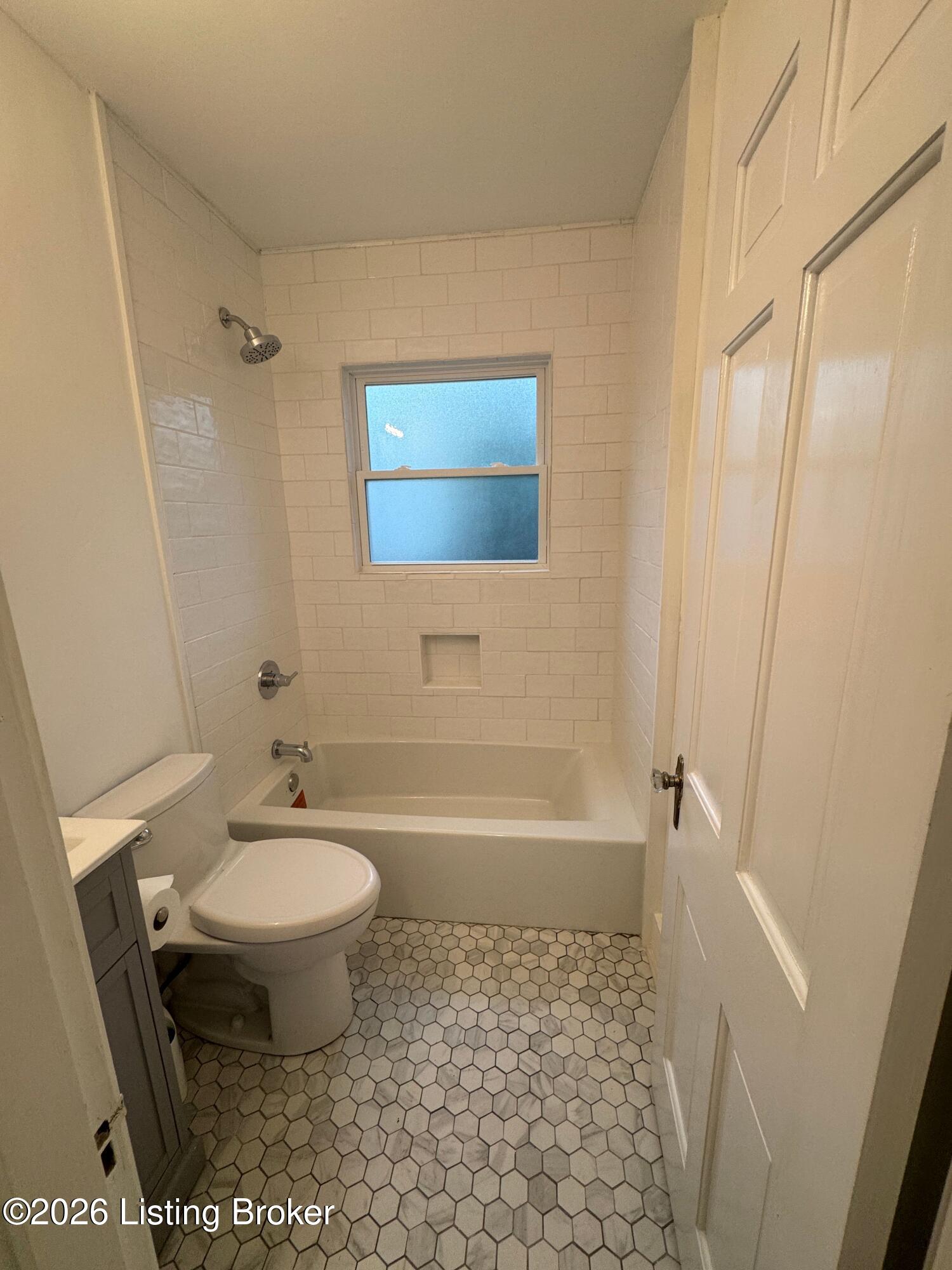 4109 Winchester Road Louisville, KY 40207 - Photo 7 of 18 IMG_3633