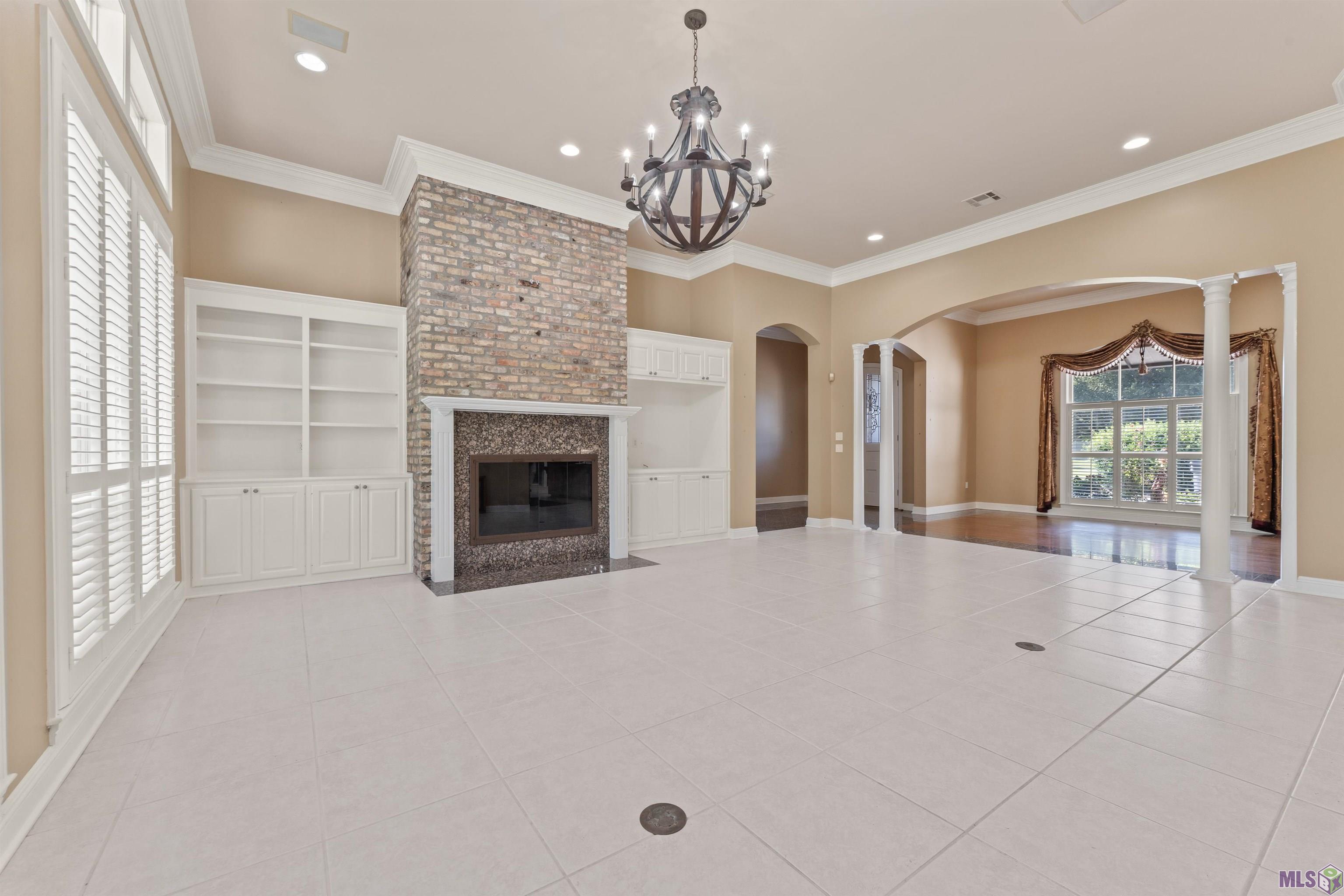 36408 Rue Lamonte Prairieville, LA 70769 - Photo 5 of 40 Living Room