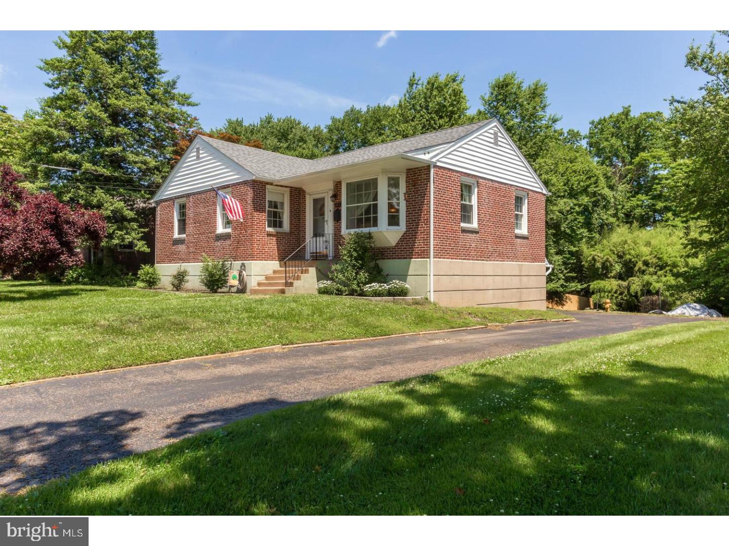 2617 Radcliffe Road Broomall, PA 19008 - Photo 2 of 25 Gallery Image 2