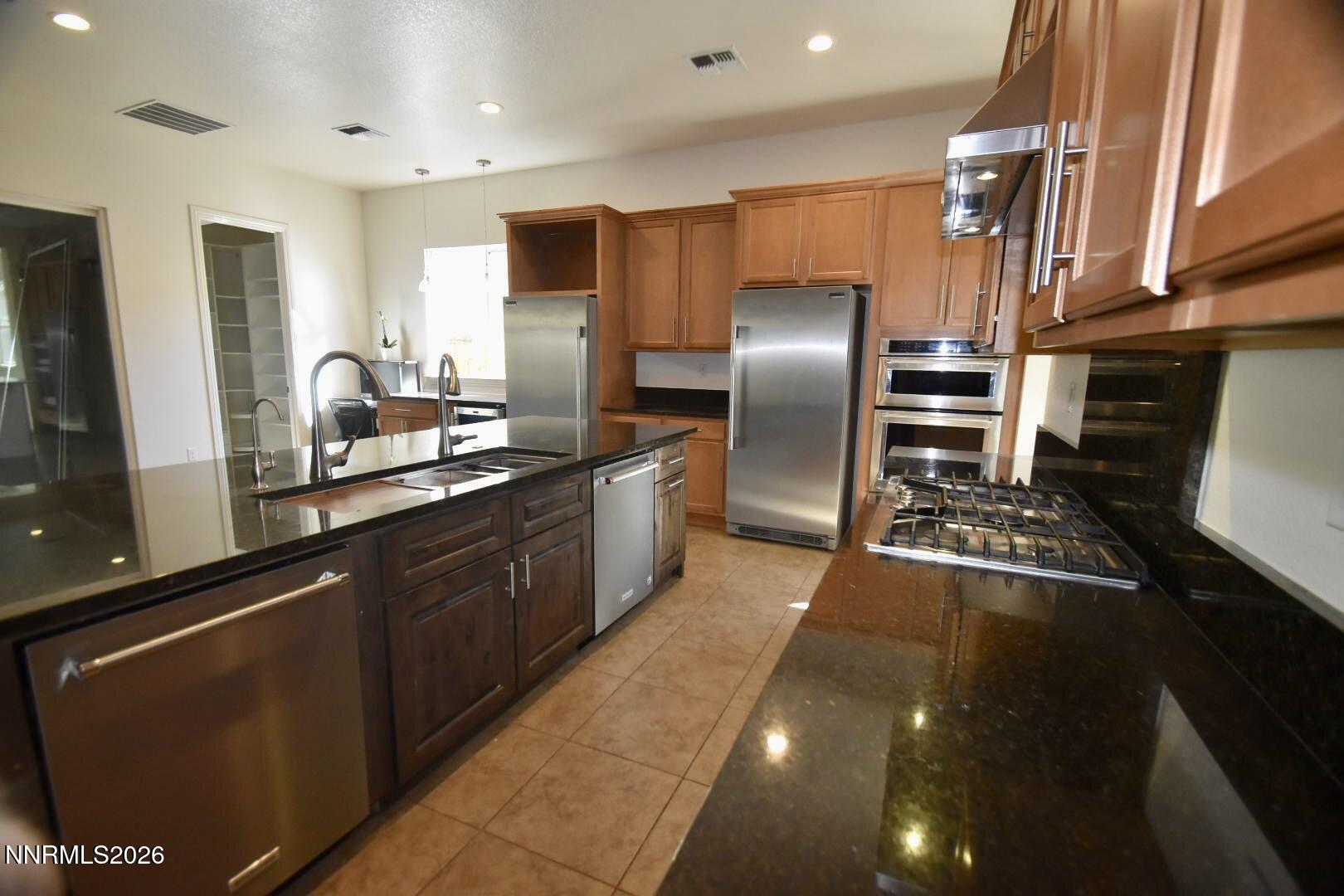 9728 Silverspar Street Reno, NV 89521 - Photo 7 of 22 PIC2920861