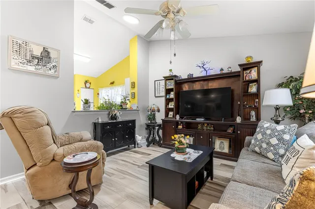 $304,900 | 17424 Southeast 111th Avenue, Summerfield, FL 34491