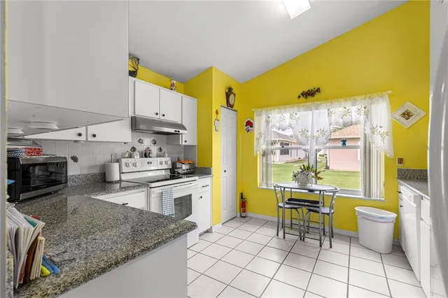 $304,900 | 17424 Southeast 111th Avenue, Summerfield, FL 34491