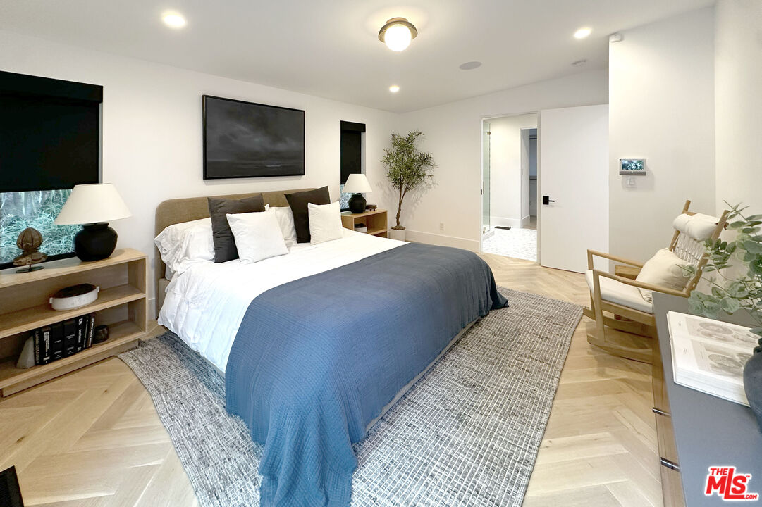1541 Rising Glen Road Los Angeles, CA 90069 - Photo 14 of 19