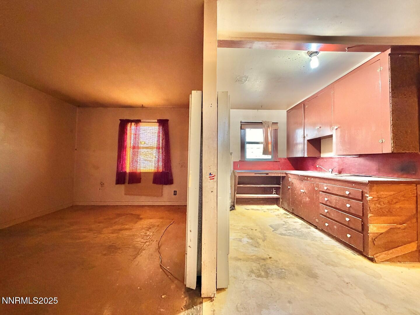 438 Laurel Street Reno, NV 89512 - Photo 11 of 44 a view of an empty room and window