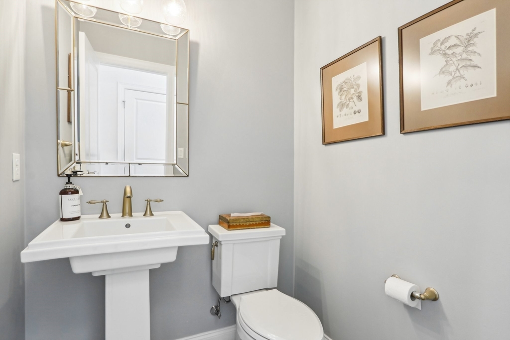 7 Hummingbird Way, Unit 150 Methuen, MA 01844 - Photo 22 of 41