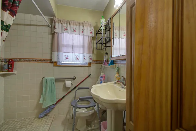 $320,000 | 3891 56th Street Southwest, Wyoming, MI 49418