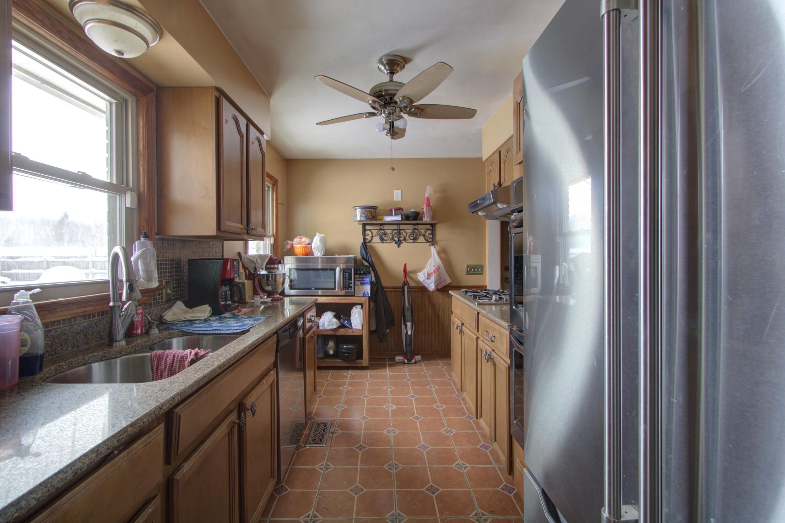 3891 56th Street Southwest Wyoming, MI 49418 - Photo 5 of 18 -