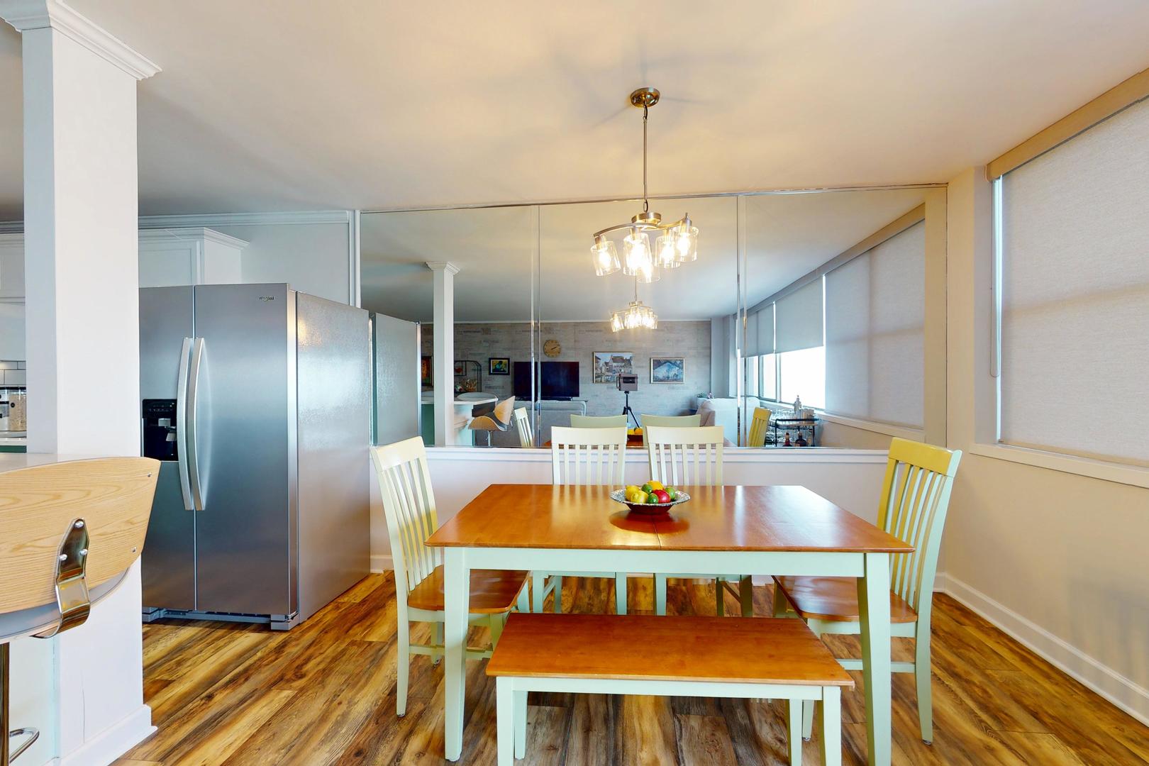 6301 North Sheridan Road, Unit 18E Chicago, IL 60660 - Photo 17 of 29 Gallery Image 17