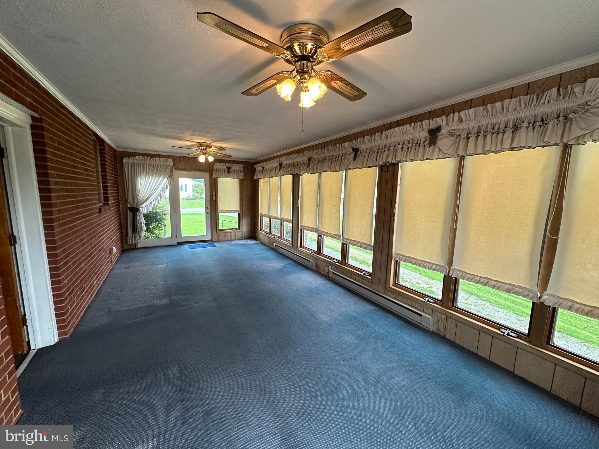 228 Fairview Road Luray, VA 22835 - Photo 13 of 33 Large Sun Room