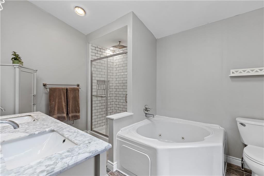 830 Shadycrest Road Pittsburgh, PA 15216 - Photo 12 of 25 Gallery Image 12